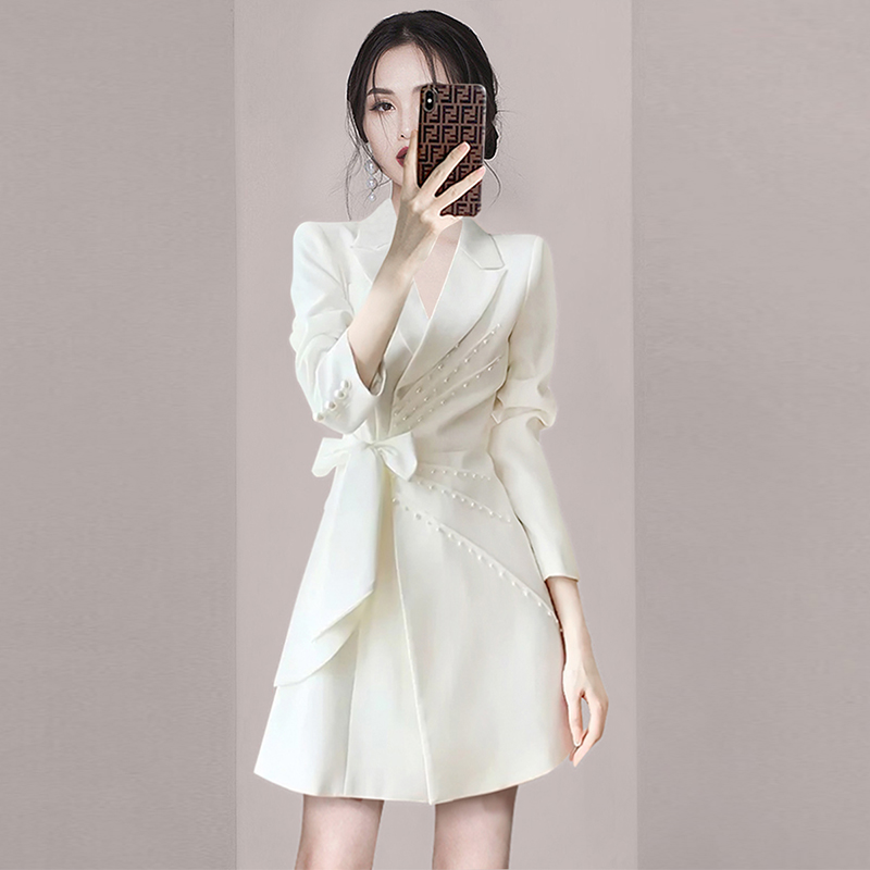 赫本风高级感气质白色西装裙2024春装新款女小个子法式名媛连衣裙