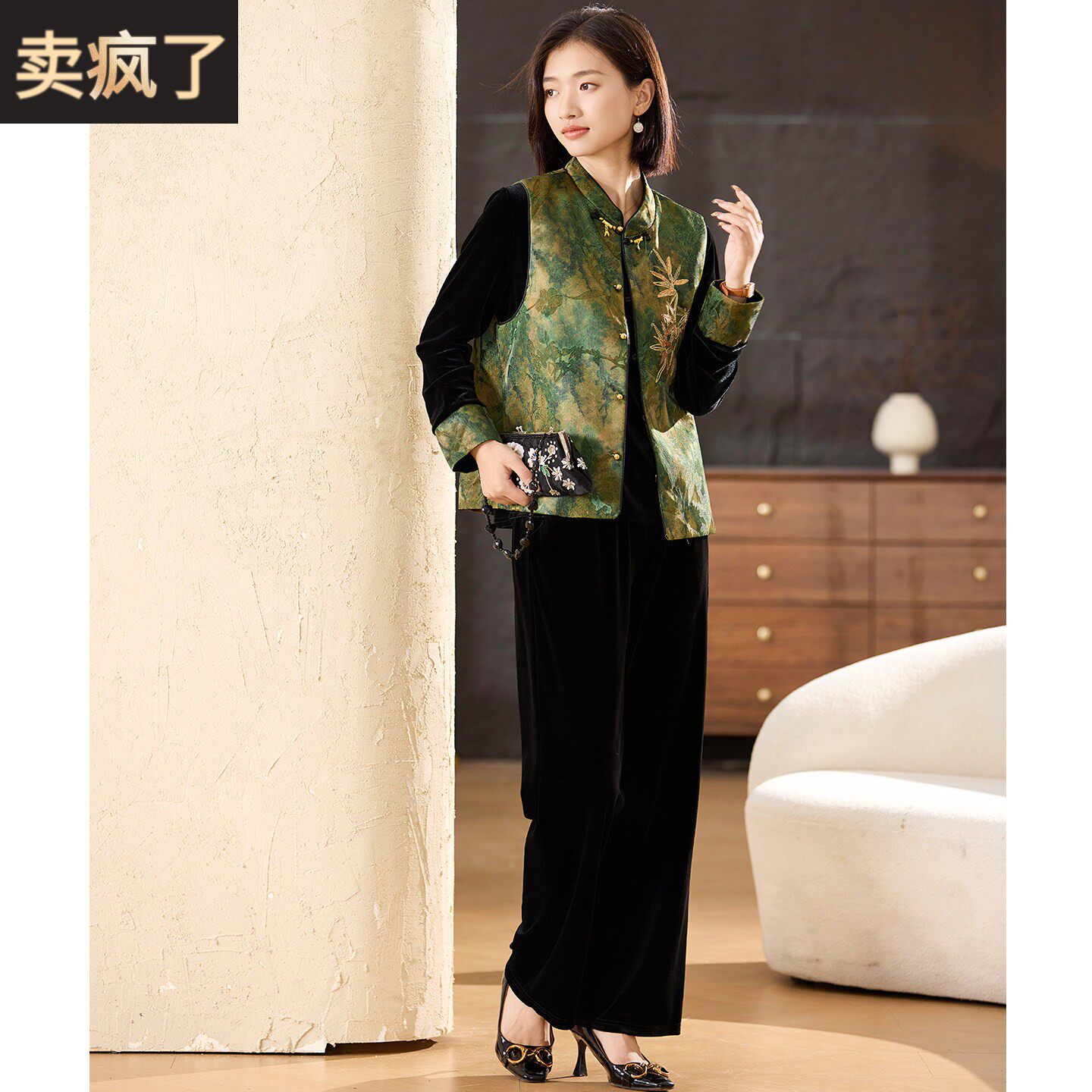 喜卉新中式妈妈春装国风金丝绒三件套2026新款中老年女装上衣套装