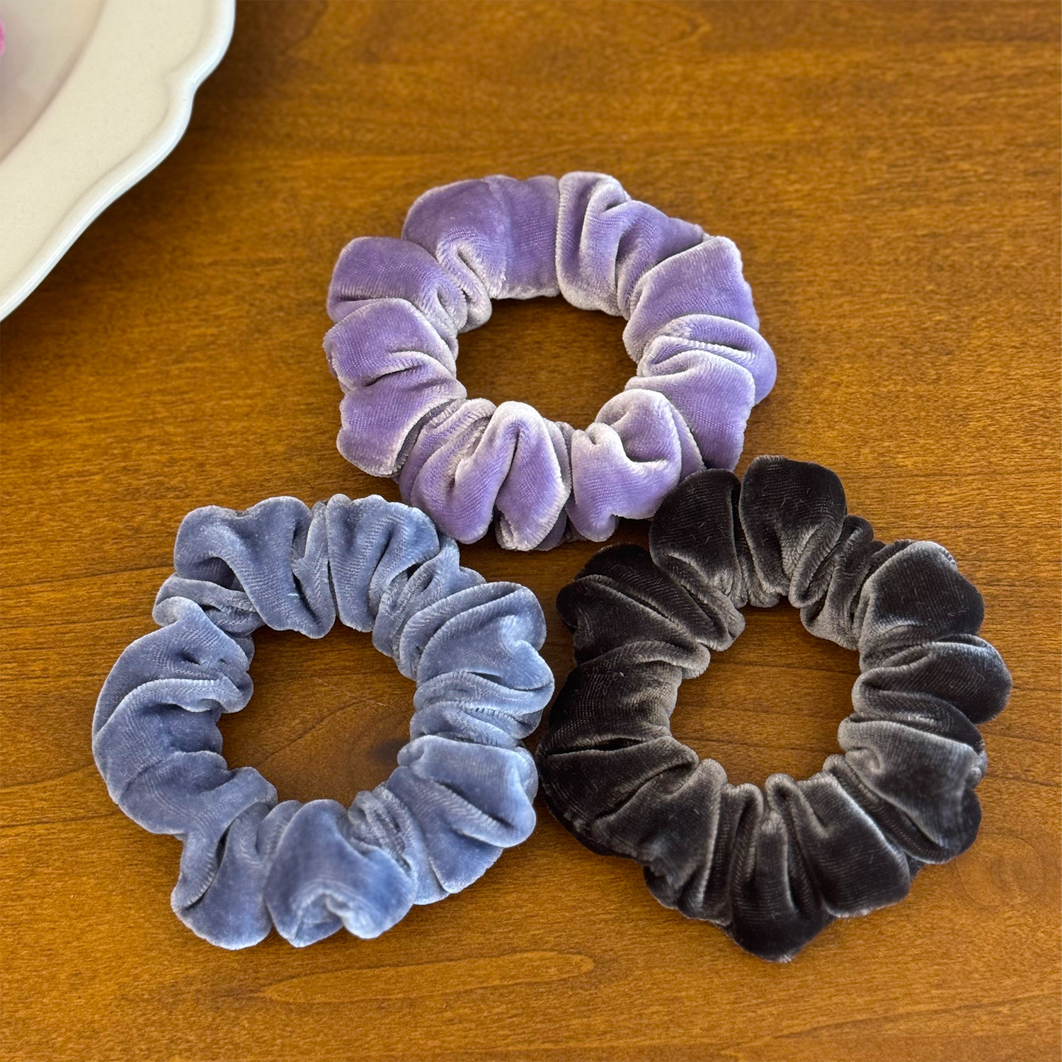 中号桑蚕丝秋冬新品彩色真丝丝绒小肠发圈发饰复古扎头皮筋大肠圈,饰品/流行首饰/时尚饰品新,发饰,淘宝优惠券,粉丝福利购,淘宝优惠卷