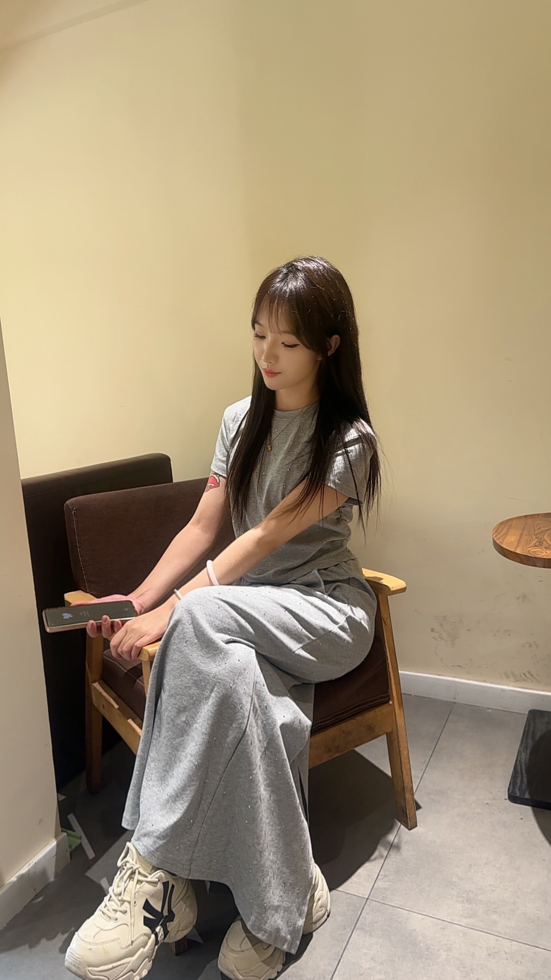 小众设计感重工烫钻短袖上衣半身裙套装女夏款休闲运动两件套裙女