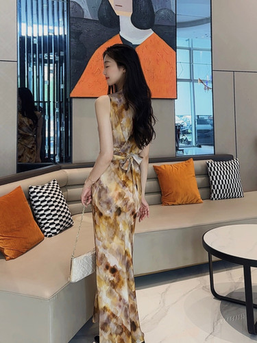 2026夏新款原创设计100%人丝无袖复古系带连衣裙收腰显瘦包臀裙女