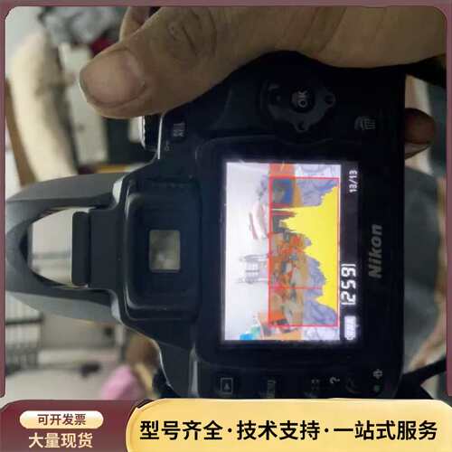 尼康D40套机，搭配尼康18-135镜头。成色8新，功能询价