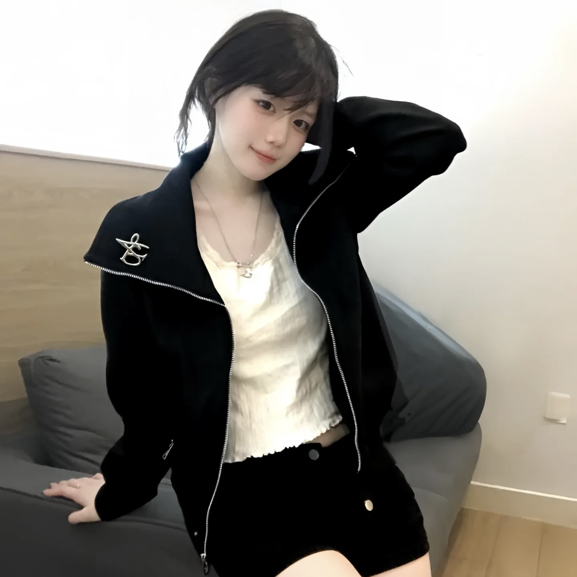 秋冬季翻领黑色短款麂皮外套女2025新款设计感小个子夹克