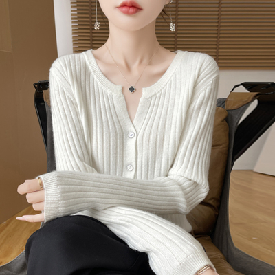 新款V领开衫女秋冬外搭