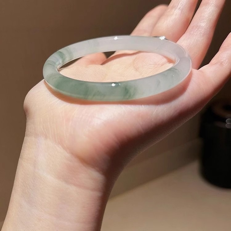 新疆天山翠飘花仿玉手镯