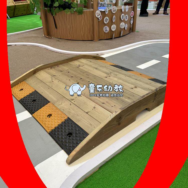 幼儿园加油站户外儿童交通区玩具拱桥斑马线红绿灯骑行区材料坡道