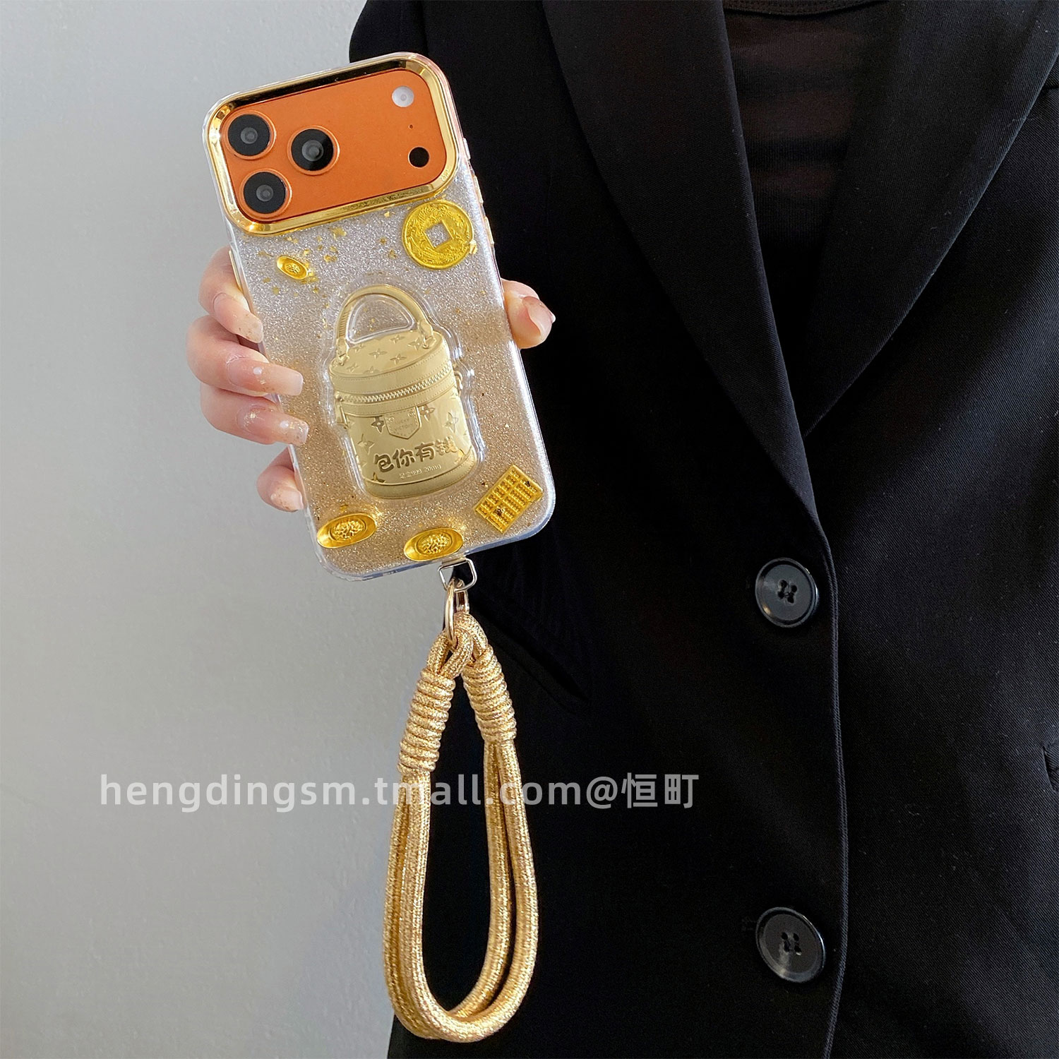 金色镜头圈立体滴胶包你有钱适用苹果17pro手机壳16promax创意2026马年15pro新款14手拎绳iPhone13金箔闪粉12