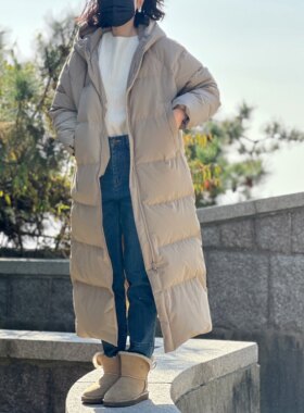 鎏金岁月深米色连帽长款鹅绒服