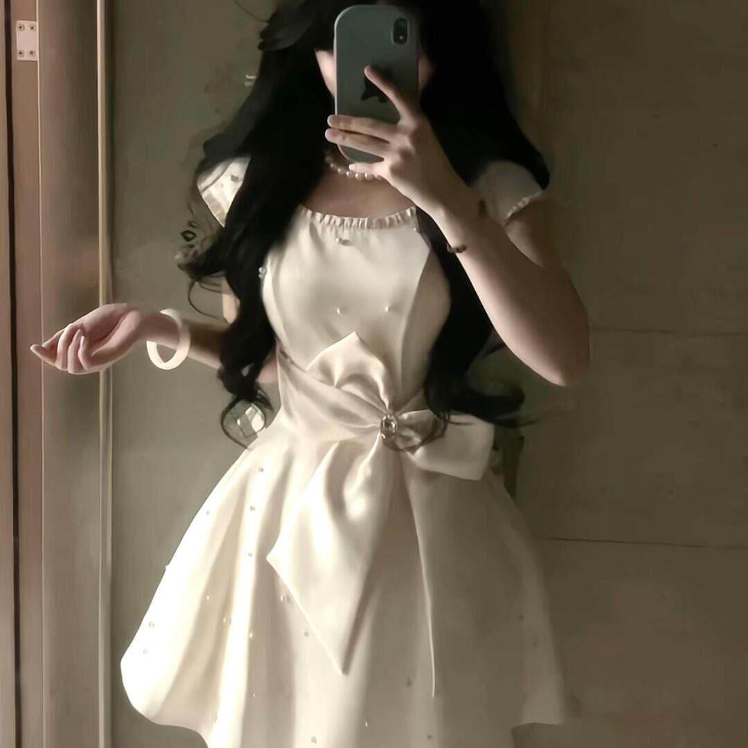 轻奢重工白色珍珠公主连身裙女夏季高级感小个子蝴蝶结礼服短裙子