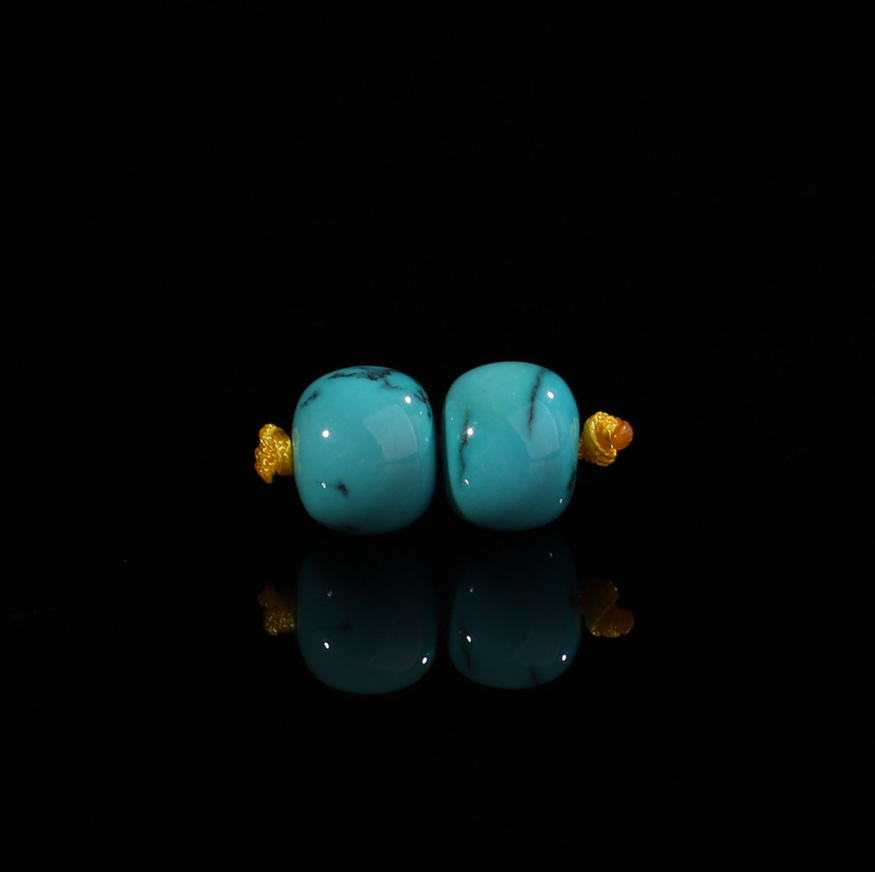 湖北绿松石原矿老型珠直径6.8mm*厚度5.1mm高瓷蓝 一物一图 129号