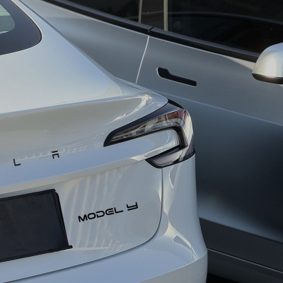 适用特斯拉model3/Y黑白创意英文字母车贴tesla尾部装饰贴纸防水
