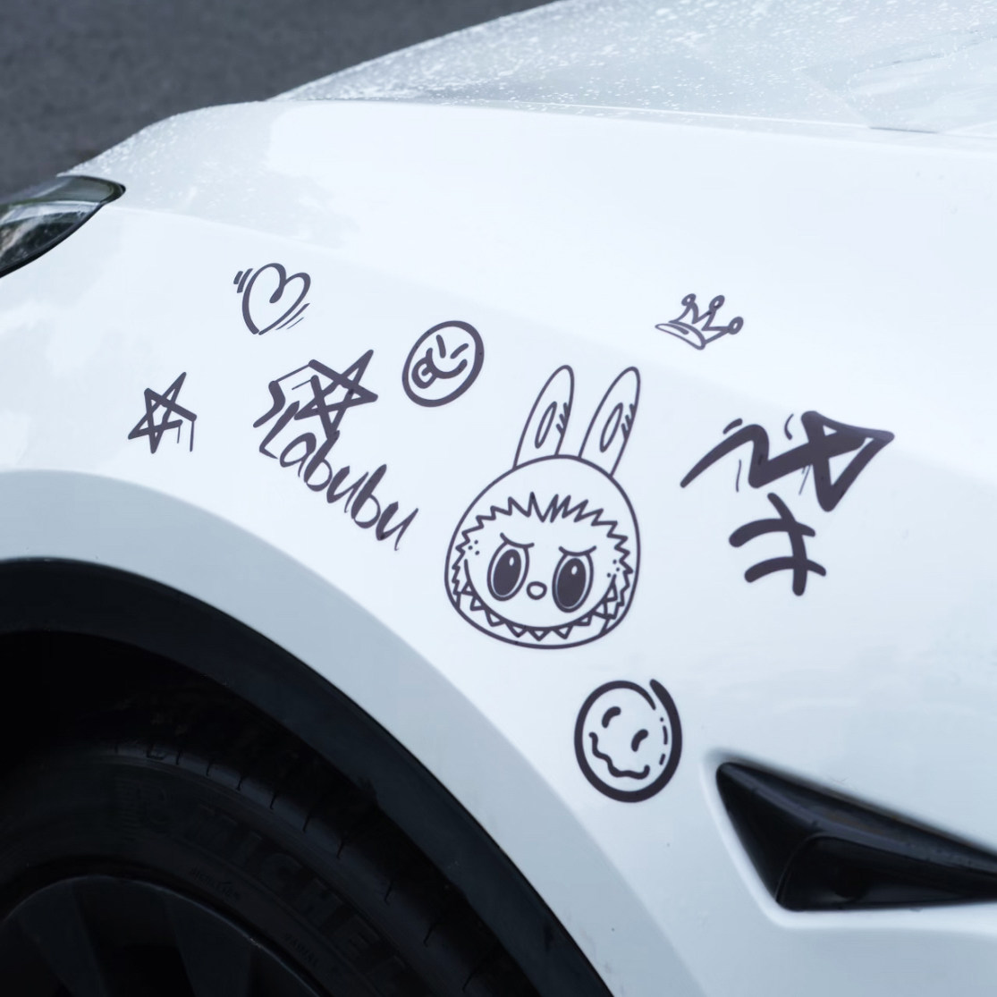 Labubu拉布布线条涂鸦透明汽车贴纸个性酷炫车身装饰拉花整套车贴