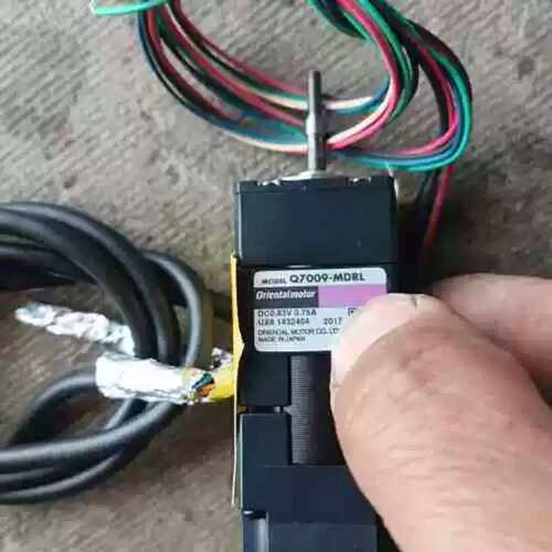 议价Q7009-MDRL未推杆电机，有十几台，，成色如图
