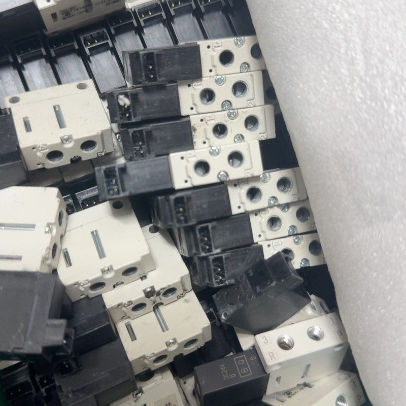 议价电磁阀VQD1121U-5L-M5VQD1151U-5L-M5VQD1221U-5L-M5图片
