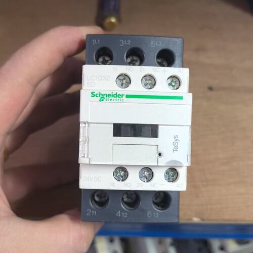 议价直流接触器LC1D32BDLC1D25BDLC1D40BD