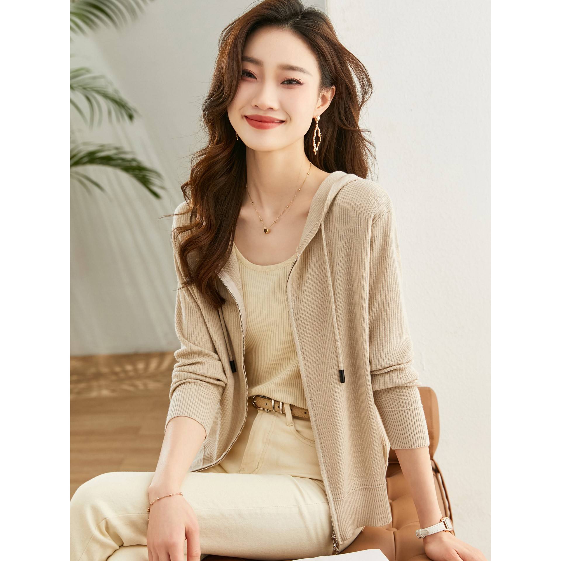 早秋小个子短外套女2025新款秋季超好看薄款双拉炼针织开衫小上衣