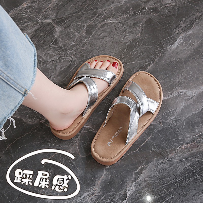 配裙子真皮拖鞋女夏季2025年新款孕妇外穿仙女风平底沙滩一字凉拖