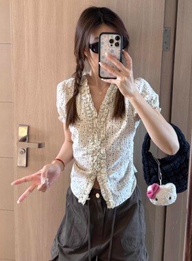 法式温柔碎花印花水溶木耳边V领衬衫女显瘦短款休闲新款百搭上衣