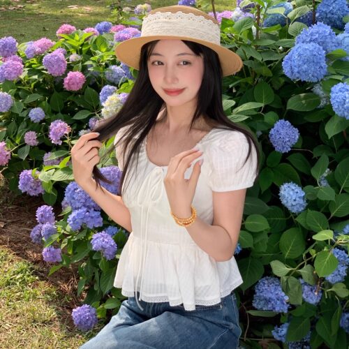 甜美风小个子收腰显瘦泡泡袖小衫