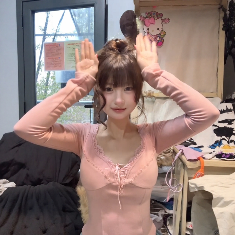 修身蕾丝v领打底衫带胸垫上衣女