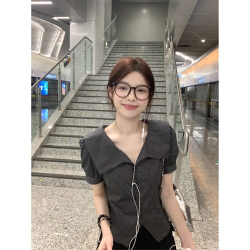 韩系甜美黑白条纹衬衫泡泡袖上衣