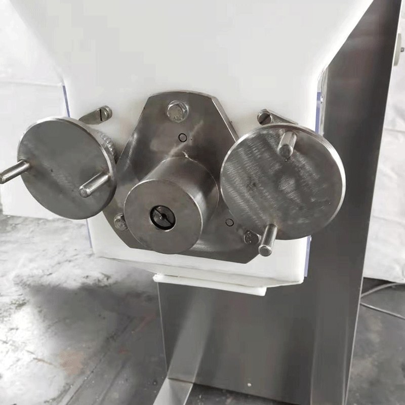 YK60 90 160 200 膨化饲料摇摆式颗粒机亚克力颗粒机非金属颗粒机