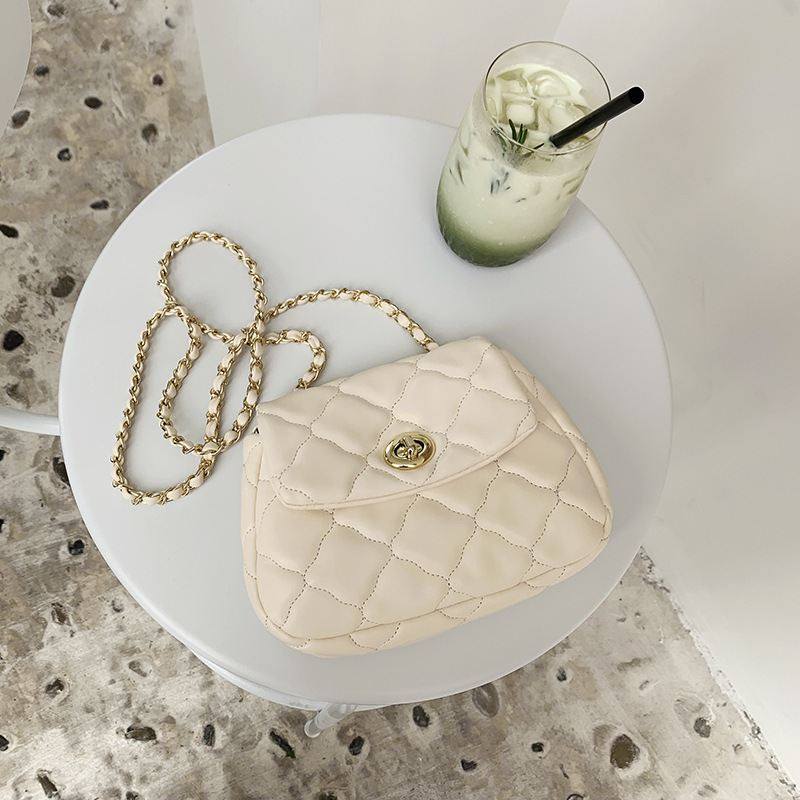 新品 2023春季新款菱格链条云朵包时尚ins百搭单肩斜跨小包女简约,箱包皮具/热销女包/男包,腋下包,淘宝优惠券,粉丝福利购,淘宝优惠卷