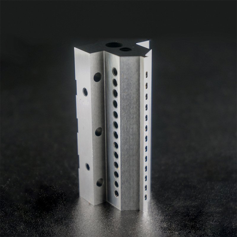 生产厂家专门生产定 制自动化压头压块背五金加工440C压头打孔