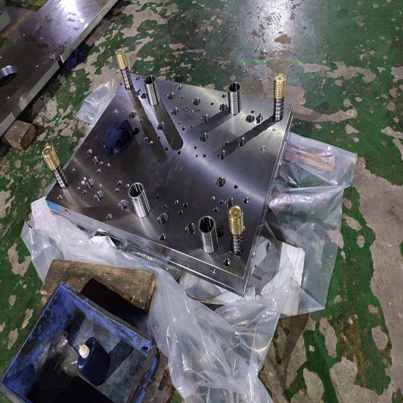 非标模架开精框 运水 斜孔精孔塑胶模胚  开框模架 汽车模架厂家