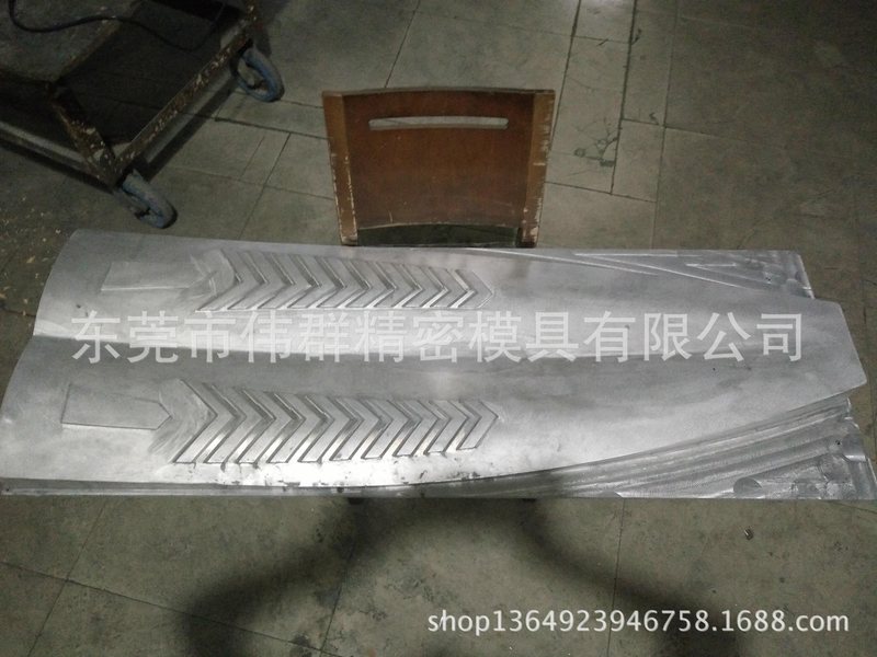 东莞厂有1890大型CNC电脑锣 可加工定制各种规格铝模 吸塑模具