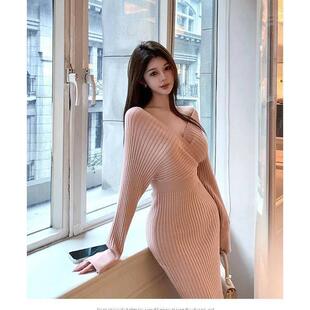 Chill巧儿 粉洛佳人 纯欲修身收腰包臀粉色连衣裙V领打底针织长裙