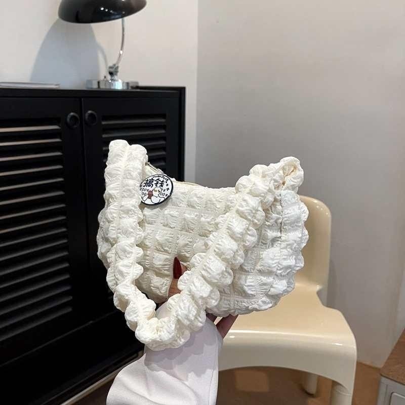 新品 毛绒手提包今年流行云朵泡芙包包少女时尚褶皱单肩包简约纯,箱包皮具/热销女包/男包,腋下包,淘宝优惠券,粉丝福利购,淘宝优惠卷
