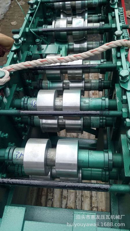 轻钢龙骨机室内装修吊顶隔断设备 38主骨机 38-50主骨机成型设备