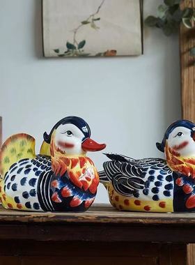 陶瓷鸳鸯摆件情侣卧室房间装饰品创意人摆设礼物床头送客厅结婚