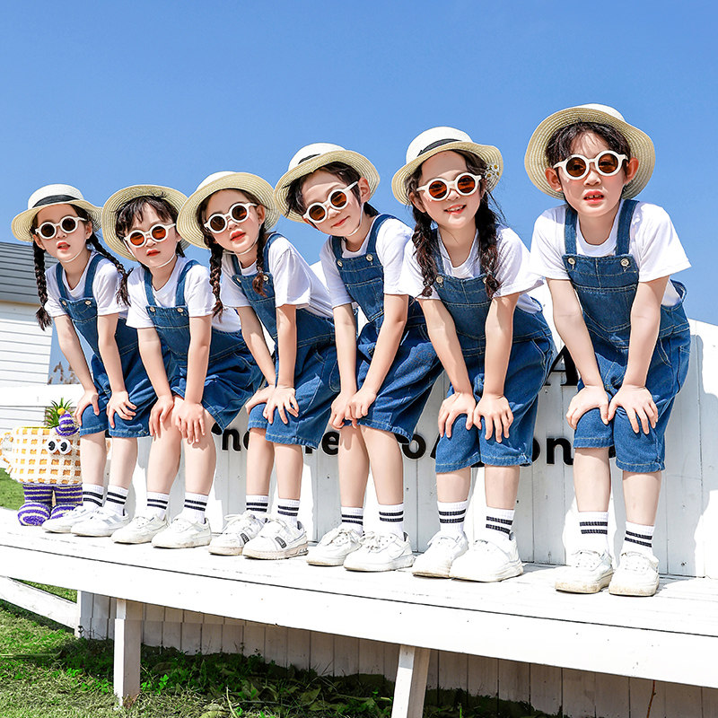 幼儿园毕业照服装小学生运动会啦啦队表演服团队儿童牛仔背带短裤