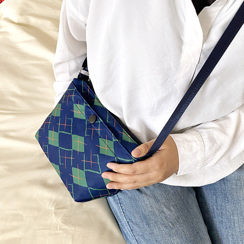 斜挎包女夏季手机小包牛津布轻便遛弯单肩包尼龙小巧妈妈款饺子包