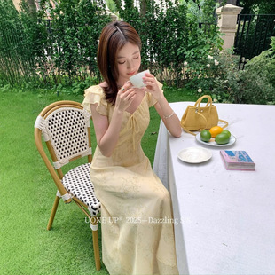 UONE2025夏季 连衣裙人间水蜜桃收腰显瘦长裙女 新款 优雅气质荷叶袖
