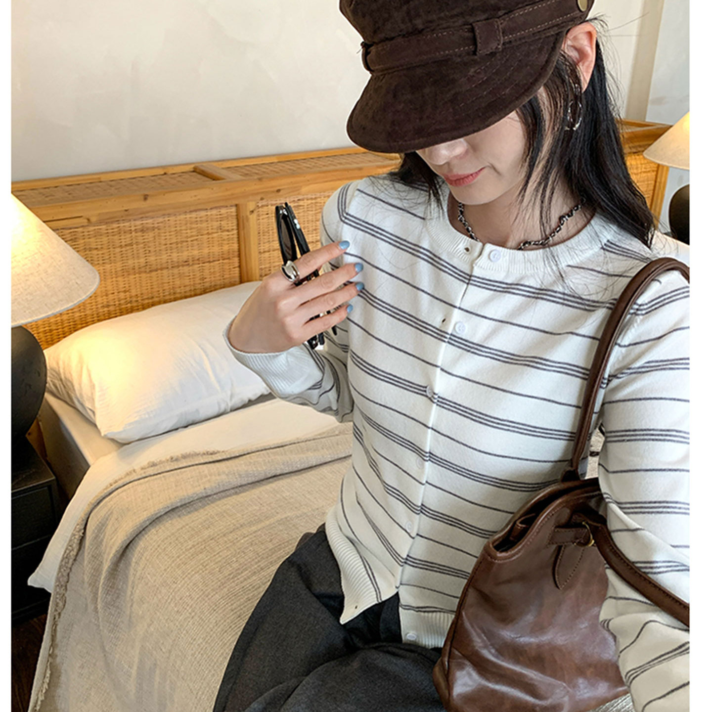 条纹圆领长袖针织开衫女秋冬内搭