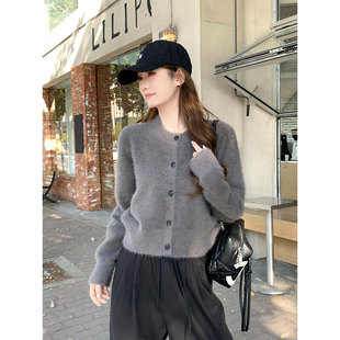 高级感毛茸茸灰色针织开衫女2026春季独特漂亮miu系毛衣短款外套