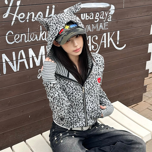 SREK豹纹连帽卫衣短款修身辣妹风