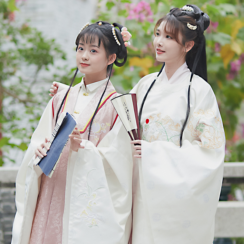 幻颜师寅虎卯兔圆领袍长袄马面