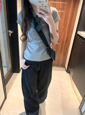 灰色短袖正肩t恤女夏季2024新款设计感紧身收腰显瘦内搭辣妹上衣