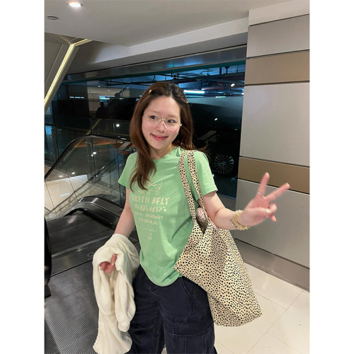 韩系小狗印花绿色正肩短袖t恤女
