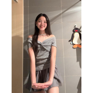 法式 设计感气质温柔风辣妹露肩上衣 复古烫钻一字肩短袖 t恤女夏季