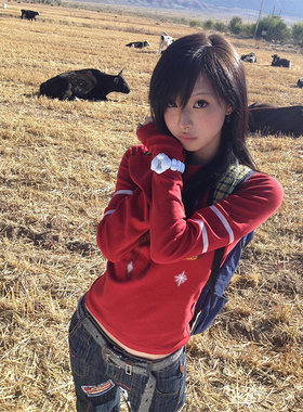 美式辣妹红色长袖t恤女秋季2024新款修身设计感小众别致内搭上衣