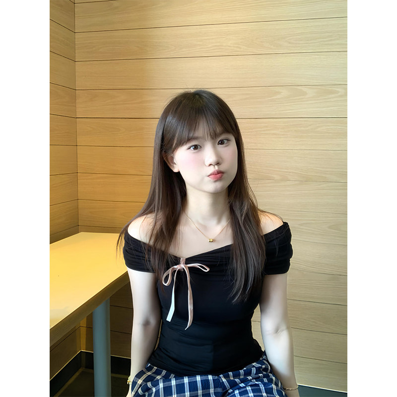 一字肩褶皱粉色蝴蝶结短袖t恤女夏甜辣chic韩系修身短款露肩上衣