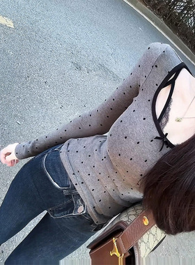 纯欲甜辣灰色波点长袖t恤女秋冬修身显瘦内搭独特别致打底衫上衣