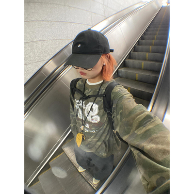 美式复古迷彩数字印花长袖t恤女