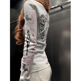 美式街头辣妹梵文印花长袖t恤女冬季哥特风内搭打底修身显瘦上衣