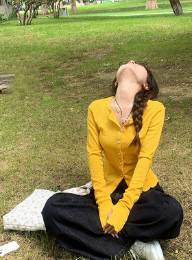 黄色长袖针织开衫t恤女春秋小众设计感修身显瘦别致独特短款上衣